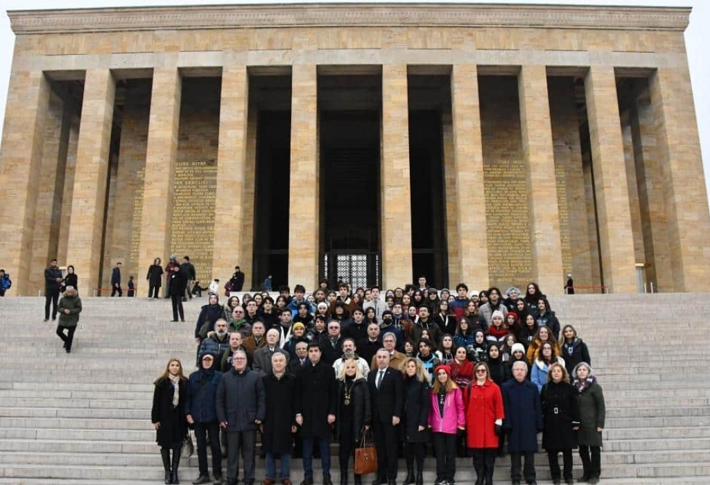 VEFA LİSESİ KURULUŞUNUN 150 .YILINDA ATAMIZIN HUZURUNDA